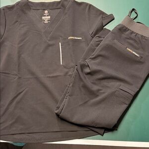 Black scrub set by Hudson x Neutrogena w/ Jogger Pants